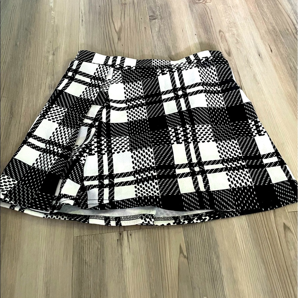 Black plaid skirt